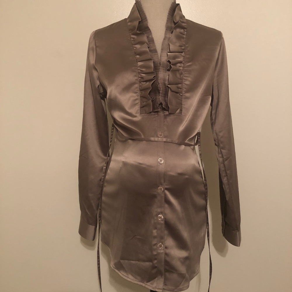 A Pea In The Pod Maternity Blouse Size Medium